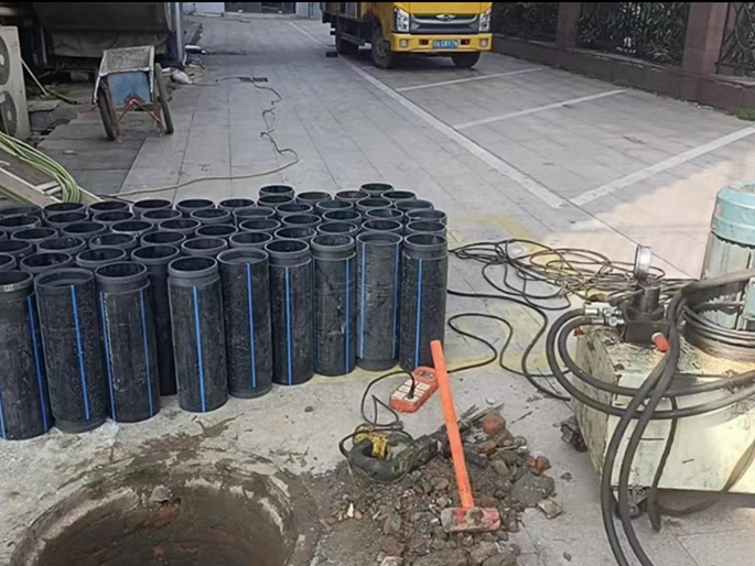 湟中PE置换管厂家 DN315置换管 非开挖管短管置换